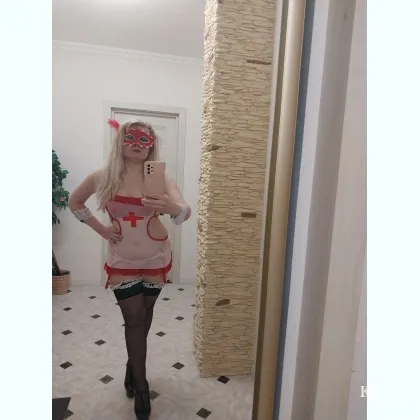 Медсестричка - с.е.к.с.и вылечит столбняк, отек, опухоль